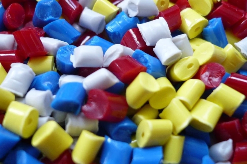 Ученые Японии создали «послушный» полимер с управляемой спиралью