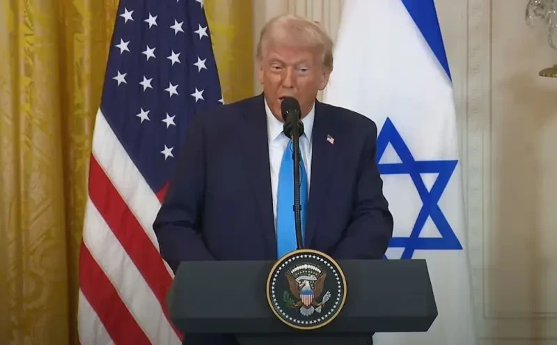 Белый дом: США пока не готовы обсуждать возможное место встречи Трампа и Путина, никаких контрактов по Украине нет