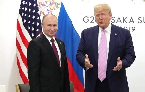 Путин подарил Трампу его портрет от известного российского художника