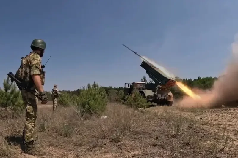 Украинский эксперт сообщил о создании ВС РФ мощной группировки войск на Запорожском направлении