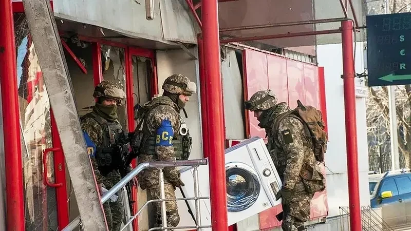 «Туры на грабёж»: В Сумах украинские военные продавали местным жителям разрешения на разграбление Курской области