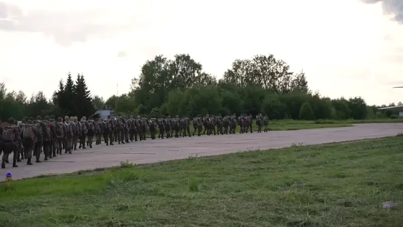 Военкор: без десантных операций мощного прорыва обороны ВСУ российской армией можно не ждать