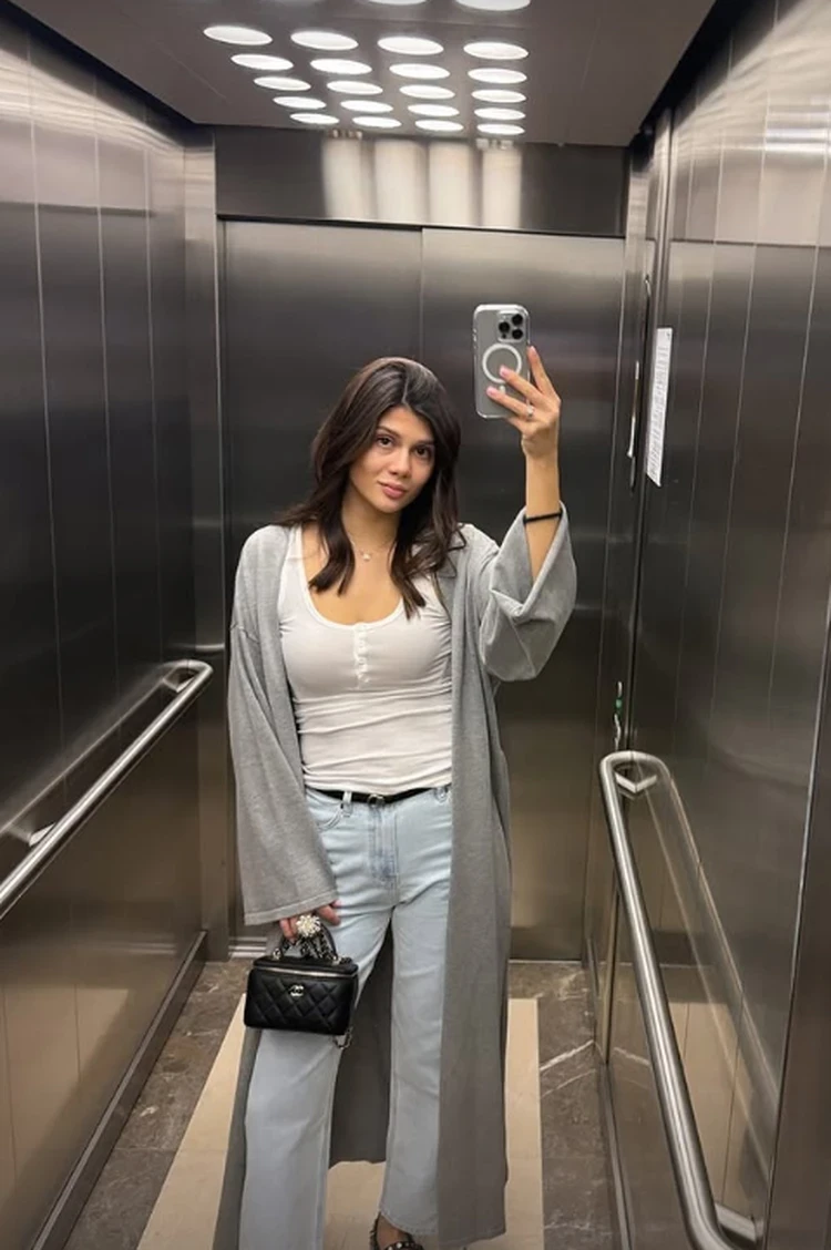 Молодая жена Александра Петрова показала, как выглядит через две недели после рождения первенца