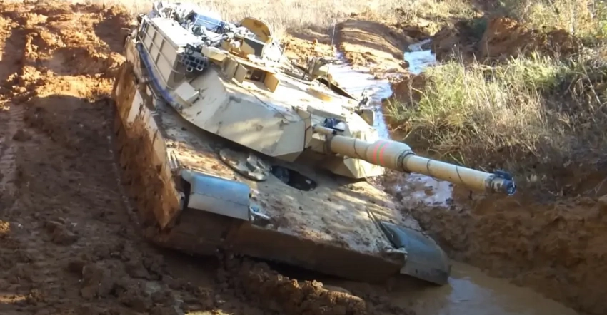 «Ахиллесова пята американского танка»: в испанской прессе назвали Abrams неподходящим для болотистой местности