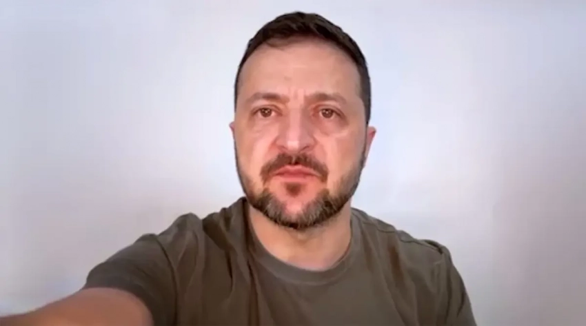 Зеленский отверг предложение президента России о трёхдневном перемирии, добавив, что не гарантирует безопасность иностранным лидерам в Москве 9 мая