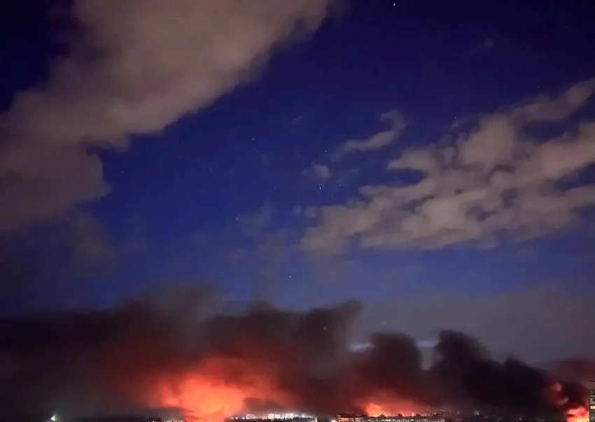 Ответка от России: пожары от прилётов по военным объектам по всему Киеву