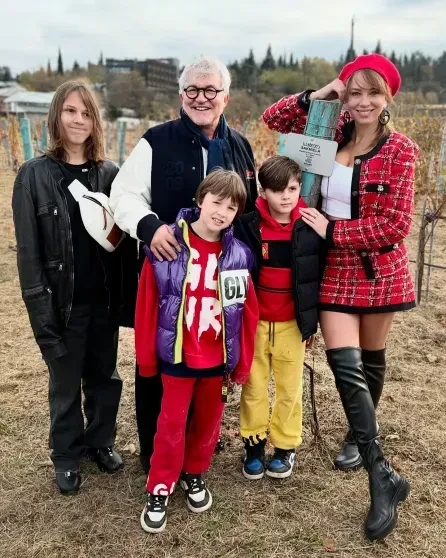 Экс-супруга Романа Товстика заявила, что Дмитрий Дибров "передал" жену Полину любовнику