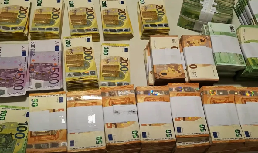 Из-за последствий кражи активов РФ Fitch присвоило Euroclear негативный статус