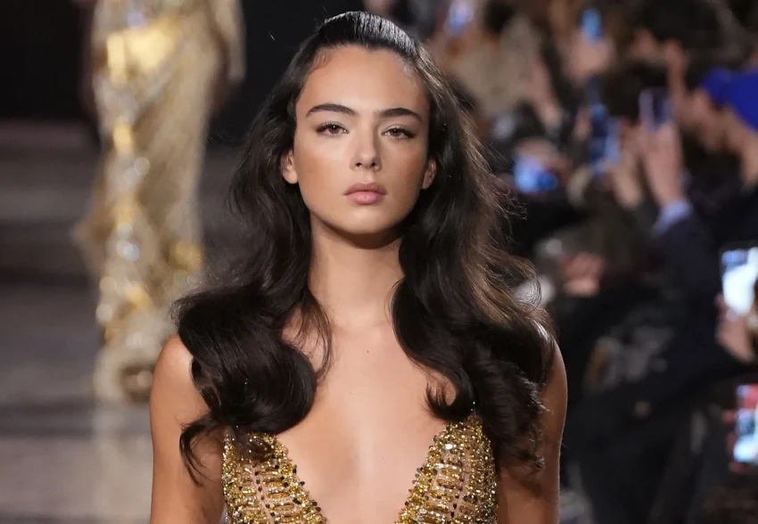 Дочь Моники Беллуччи и Венсана Касселя вышла на подиум на показе Elie Saab