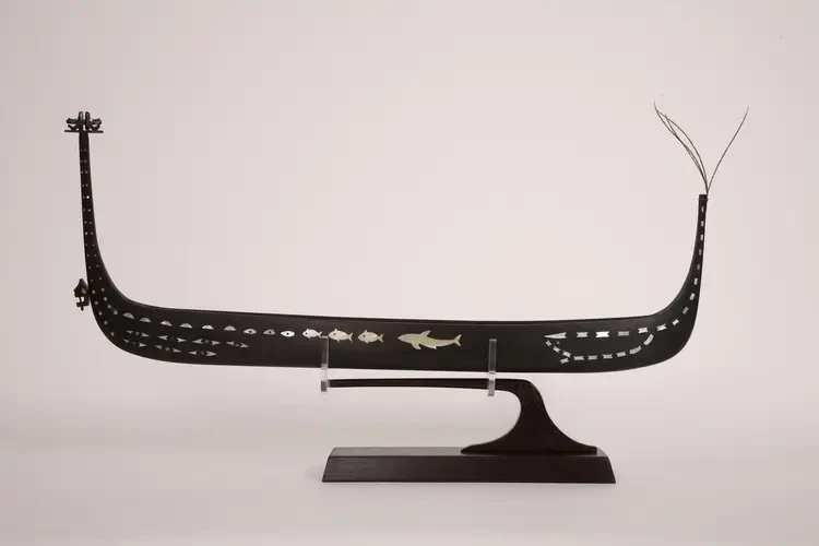 Пирога охотников за головами