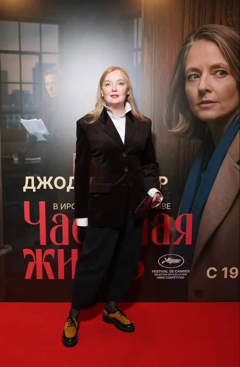 Екатерина Климова, Юлия Хлынина, Маша Фёдорова, Екатерина Андреева и Елена Малышева посетили премьеру фильма "Частная жизнь"