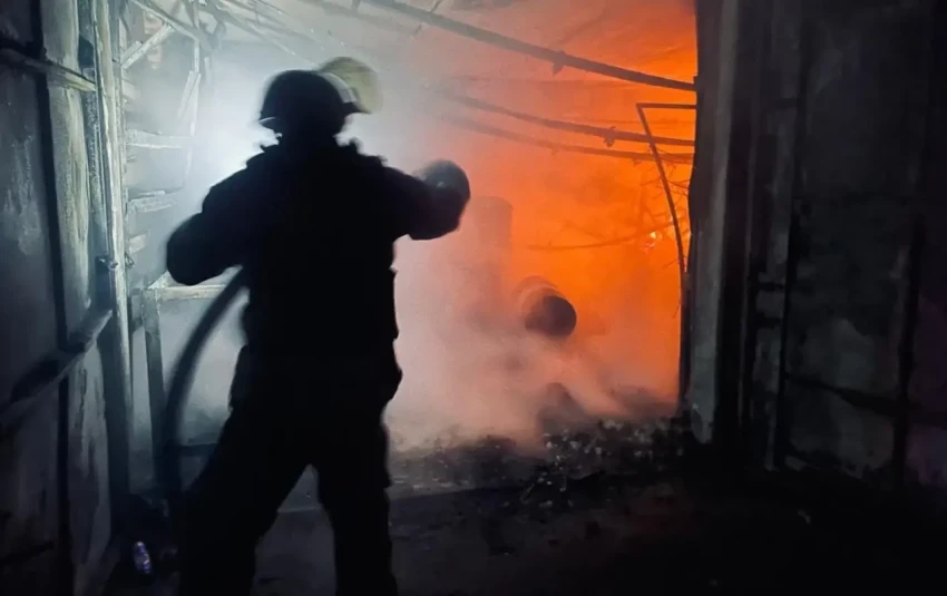 Сильный пожар в порту Одессы, удары по Днестровской ГЭС - новая волна атак ВС РФ