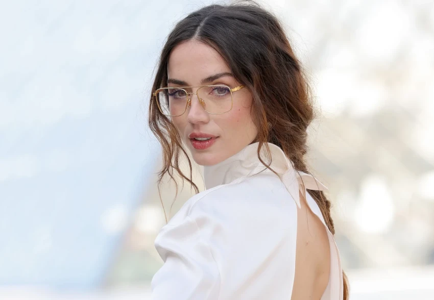 Неделя моды в Париже: Зендая, Ана Де Армас, Алисия Викандер, олимпийская чемпионка Алиса Лью и муж Натальи Водяновой на показе Louis Vuitton