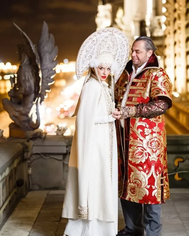 "Феминистка — дура". Виктория Шелягова высказалась о равенстве в отношениях и заявила, что они с мужем-миллионером "небогатые люди"